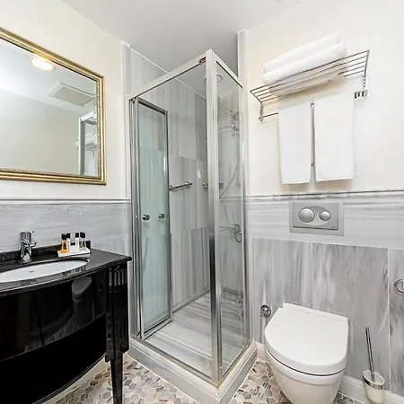 Meroddi Galata Flats *