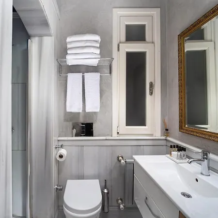 Meroddi Galata Flats