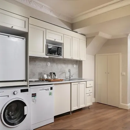 Meroddi Galata Flats Apartment