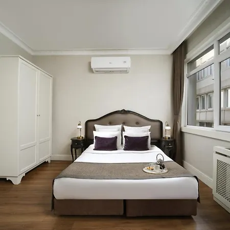 Meroddi Galata Flats Apartment