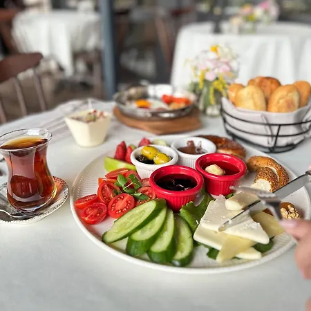 Meroddi Galata Flats *