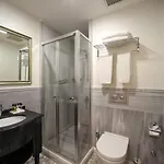 Meroddi Galata Flats Apartman